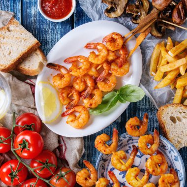 Barbekü baharatlı karides kebap