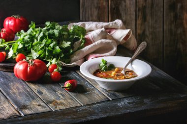 Havuç domates bezelye çorbası