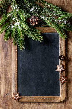 Kara tahta ve Noel ağacı