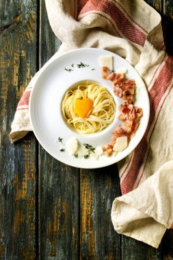 İtalyan makarna carbonara
