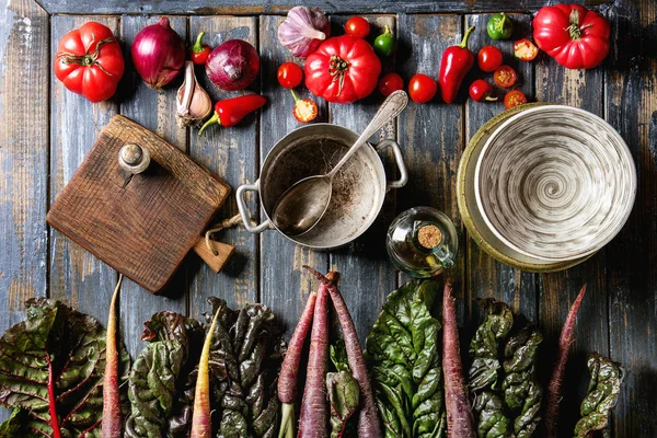 Cenoura roxa com legumes — Fotografia de Stock