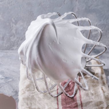 Beze pişirme işlemi