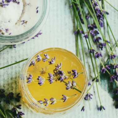 Bal ve şeker ile lavanta aromalı