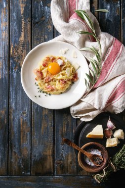 İtalyan makarna carbonara
