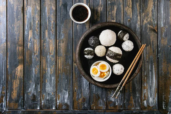 Reisbällchen und Eier — Stockfoto