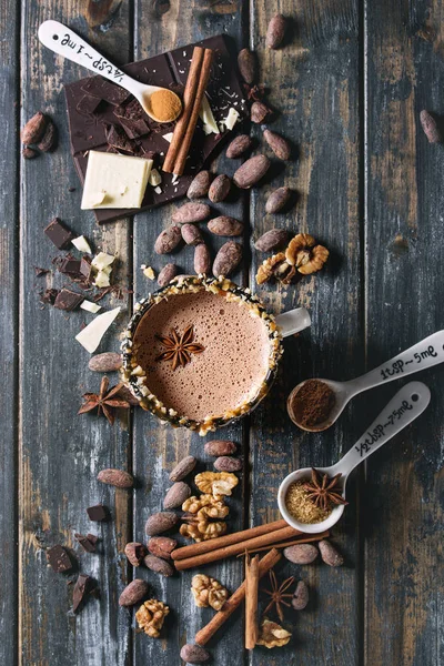 ホットチョコレートのマグカップ — ストック写真