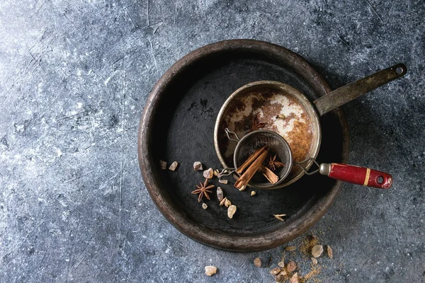 Masala chai malzemelerle — Stok fotoğraf