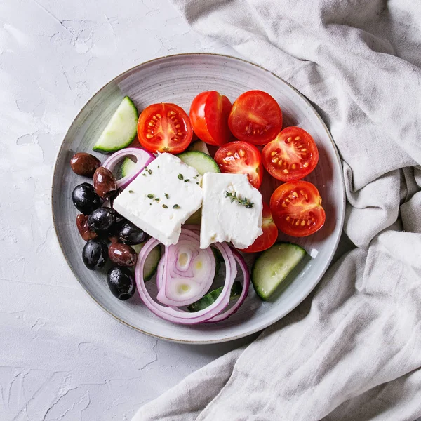 Yunan salatası için malzemeler