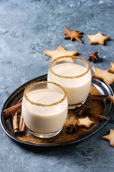 Yumurta likörü Noel kokteyl