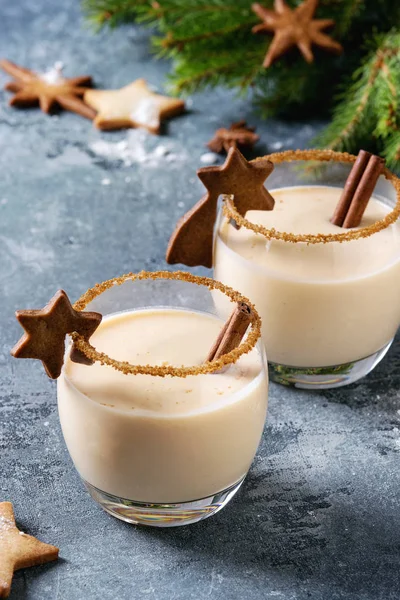 Yumurta likörü Noel kokteyl