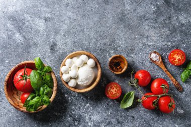 caprese salatası için malzemeler