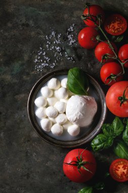 caprese salatası için malzemeler