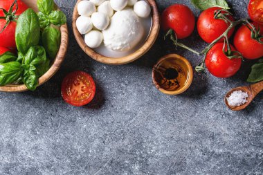 caprese salatası için malzemeler