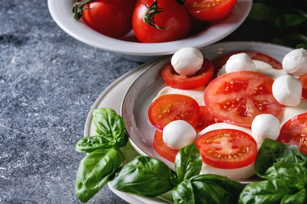 Italian caprese salad — Stock Photo, Image