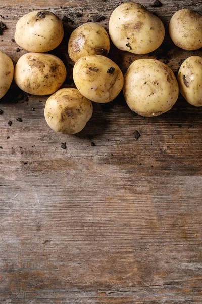 Rauwe biologische aardappelen — Stockfoto