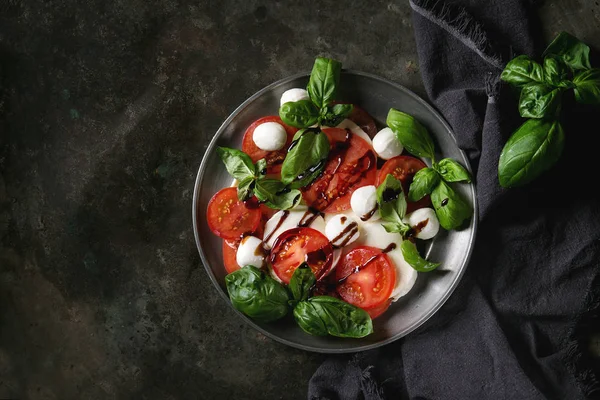 Salada Caprese italiana — Fotografia de Stock