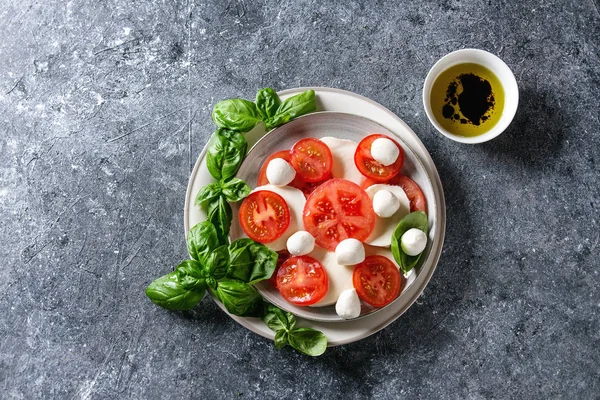 Salada Caprese italiana — Fotografia de Stock