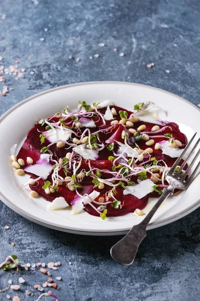 Rode bieten carpaccio salade — Stockfoto