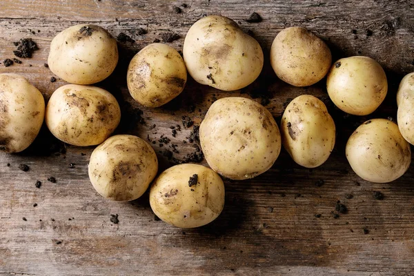 Batatas orgânicas brutas — Fotografia de Stock