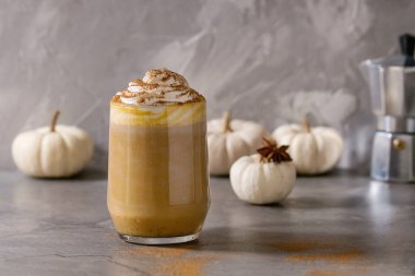 Bardak sütlü balkabağı