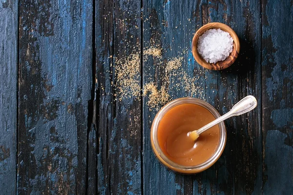 Homemade salted caramel sauce — Stock Photo, Image