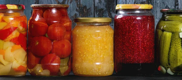 Variedad de verduras en escabeche —  Fotos de Stock