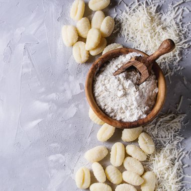 Çiğ çiğ Patates gnocchi