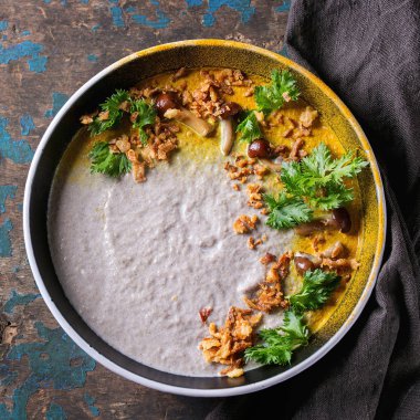 Mantar kremalı çorba.