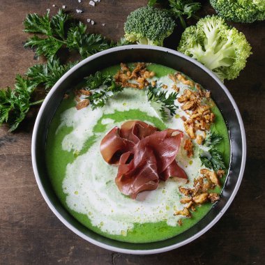 Vejetaryen brokoli çorbası