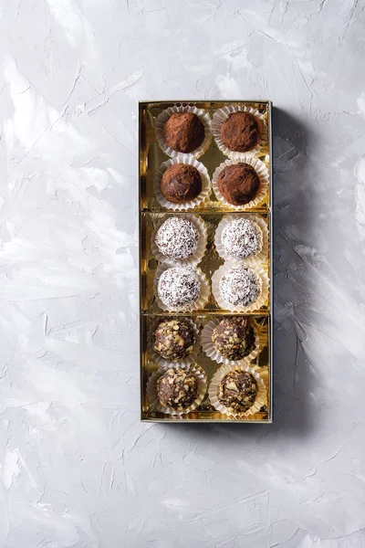 Handmade chocolate truffles — Stock Photo, Image