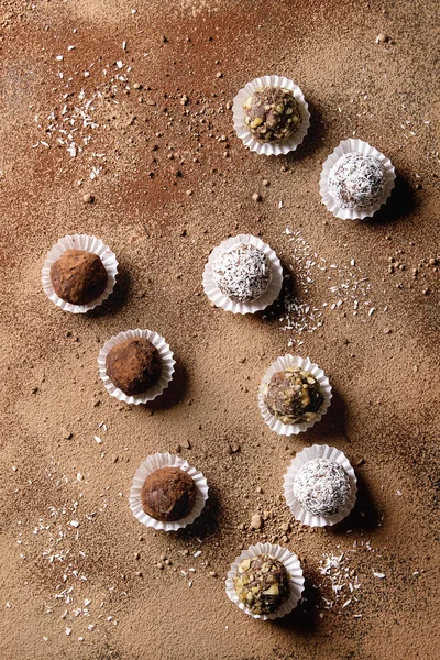 Tartufi di cioccolato fatti a mano — Foto Stock