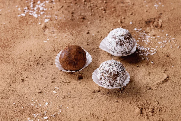 El yapımı çikolata truffles — Stok fotoğraf