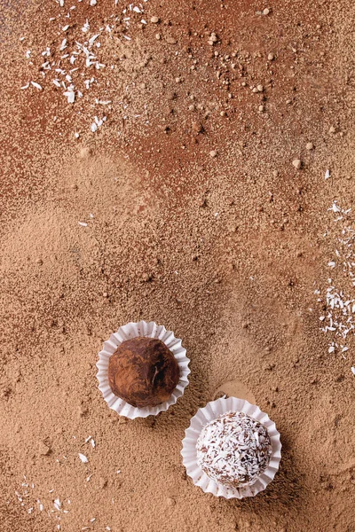 Trufas de chocolate hechas a mano —  Fotos de Stock