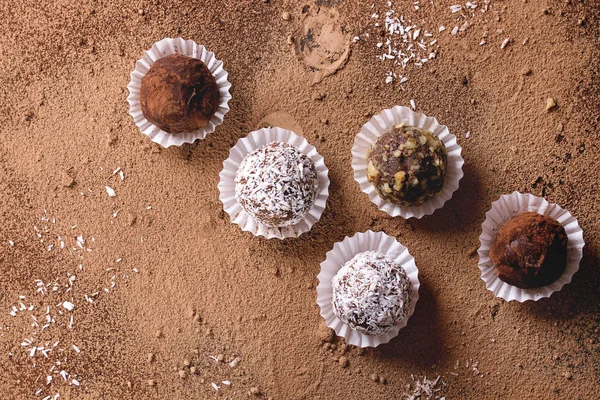 Tartufi di cioccolato fatti a mano — Foto Stock