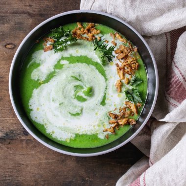 Vejetaryen brokoli çorbası