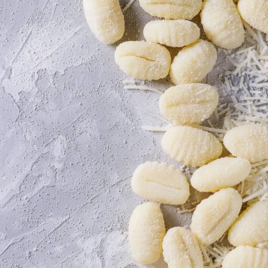 Çiğ çiğ Patates gnocchi