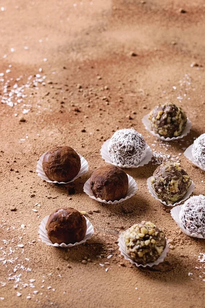 El yapımı çikolata truffles — Stok fotoğraf
