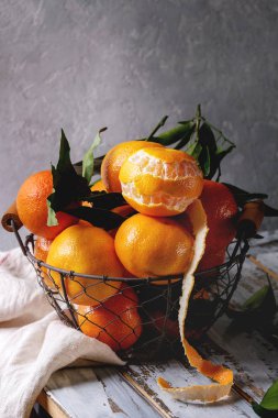 yaprakları ile clementines