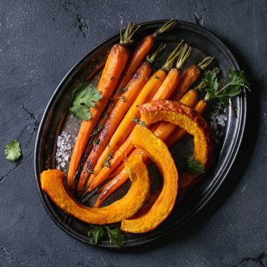 Kavrulmuş genç havuç ve kabak