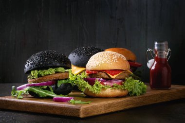 Ev yapımı hamburger çeşitli