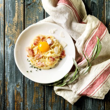 İtalyan makarna carbonara