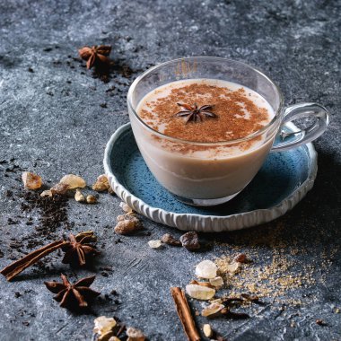 Masala chai malzemelerle