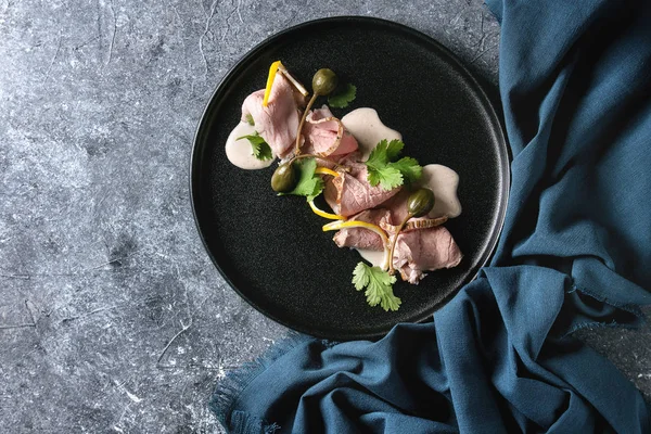 小牛肉配金枪鱼汁维特洛 tonnato — 图库照片