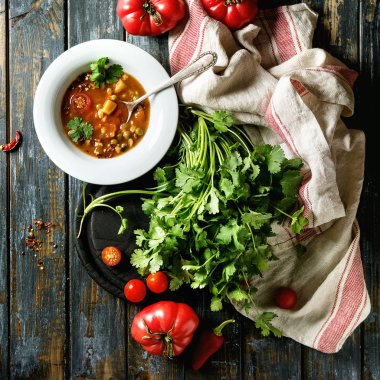 Havuç domates bezelye çorbası