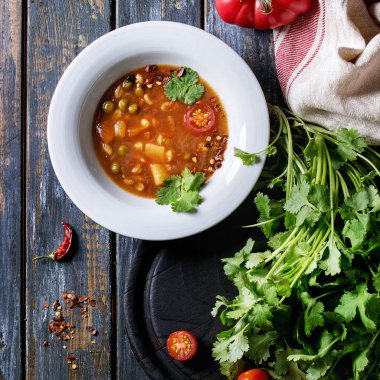 Havuç domates bezelye çorbası