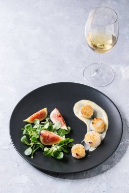 Tereyağı soslu kızarmış istiridye.