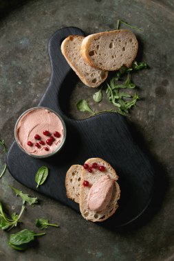 Ekmek ile karaciğer Yapıştır