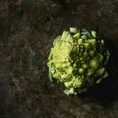 Organik lahana romanesco