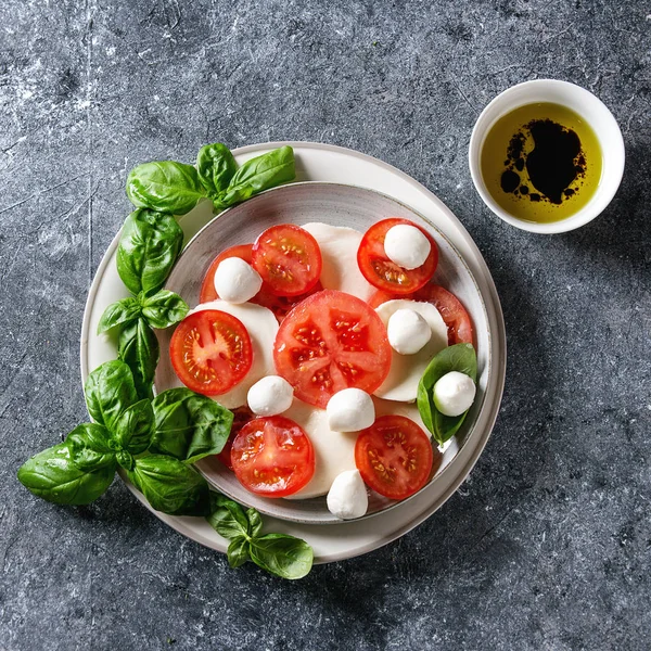 Italian caprese salad — Stock Photo, Image