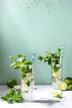 Klasik mohito kokteyli